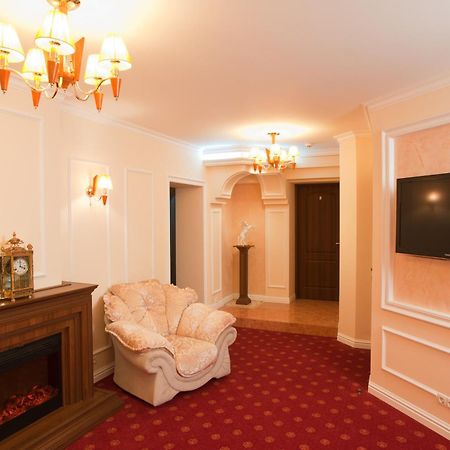 7 Sky Hotel Klinicheskaya Street Kyiv Exterior photo