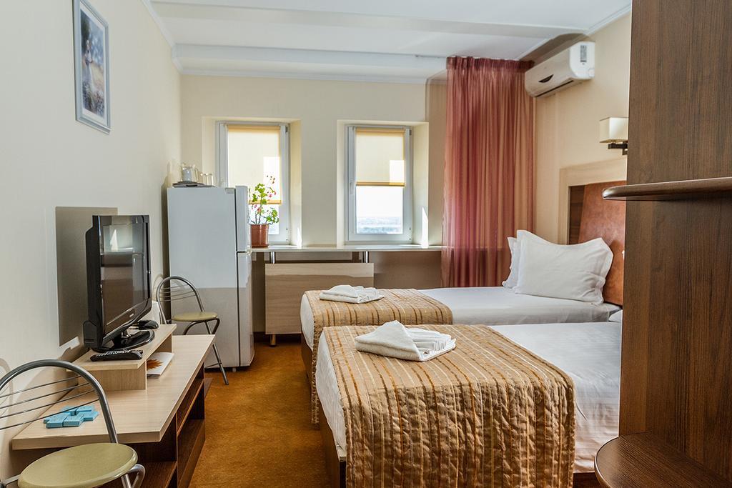 7 Sky Hotel Klinicheskaya Street Kyiv Exterior photo