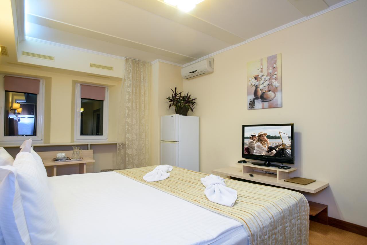 7 Sky Hotel Klinicheskaya Street Kyiv Exterior photo