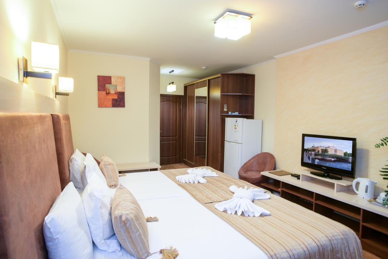 7 Sky Hotel Klinicheskaya Street Kyiv Exterior photo