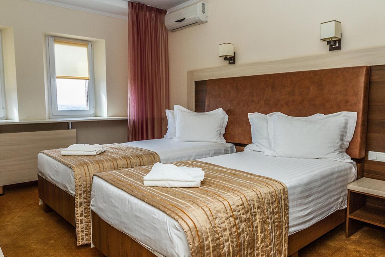 7 Sky Hotel Klinicheskaya Street Kyiv Exterior photo