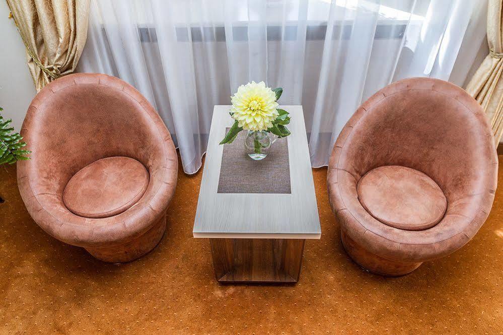 7 Sky Hotel Klinicheskaya Street Kyiv Exterior photo