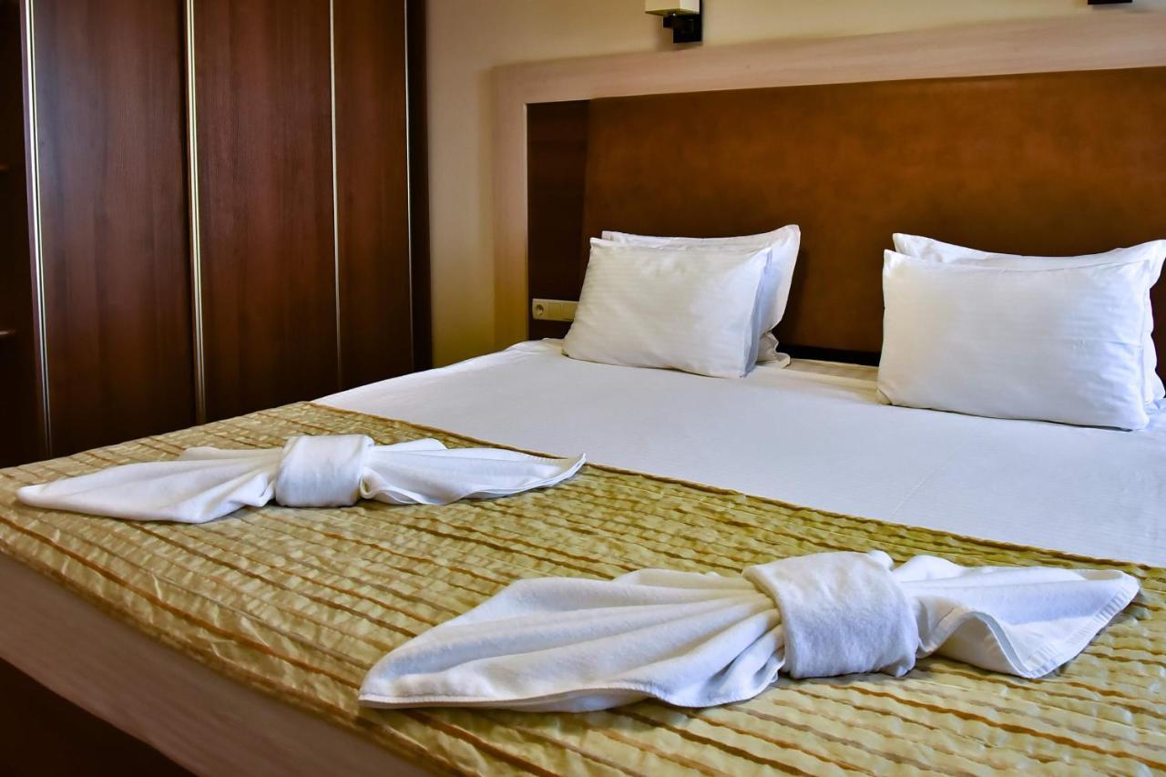 7 Sky Hotel Klinicheskaya Street Kyiv Exterior photo